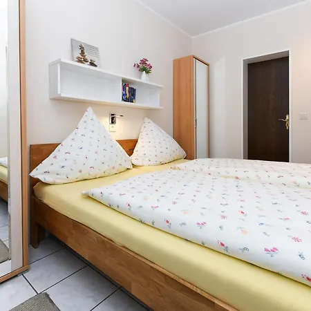 Im Haus Friedeburg *