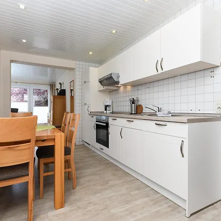 Im Haus Friedeburg *